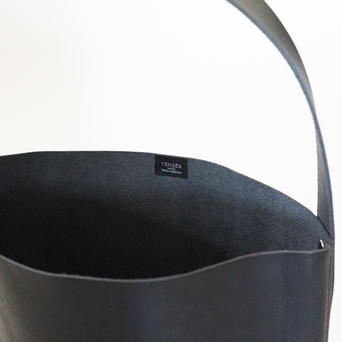 TEMBEA BAGUETTE TOTE SHRINK LEATHER – kyo journal