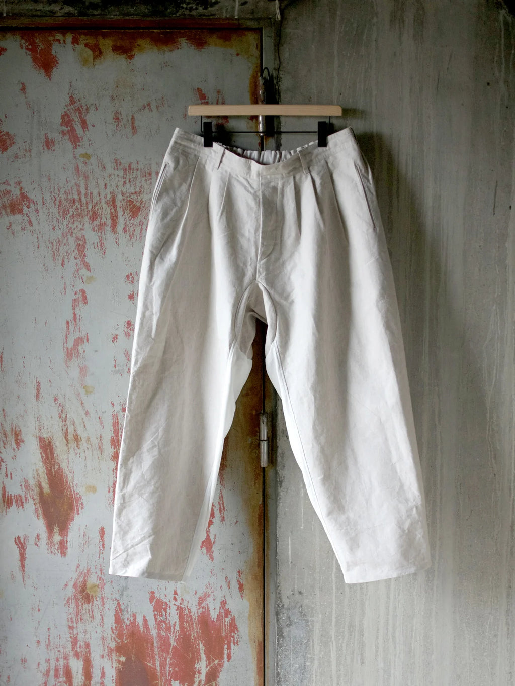 TOKIARI 'JAN' THREE-TUCK CIRCULAR CROTCH WIDE PANTS