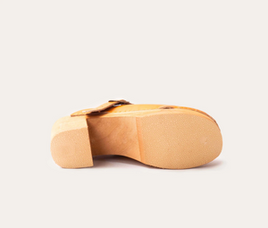 La Botte Gardiane The perforated wooden clog ( black / natural)