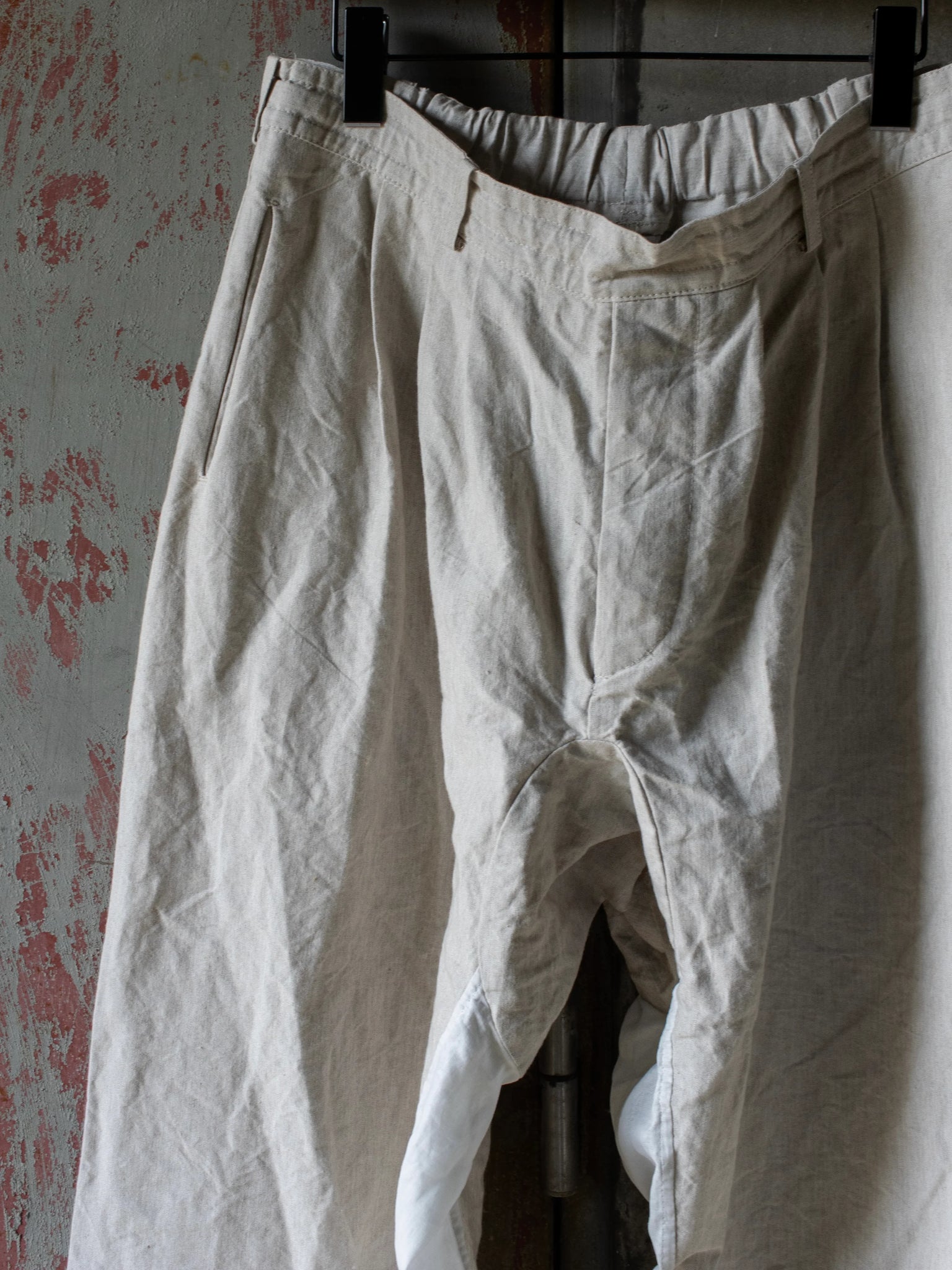 TOKIARI 'JAN' THREE-TUCK CIRCULAR CROTCH WIDE PANTS