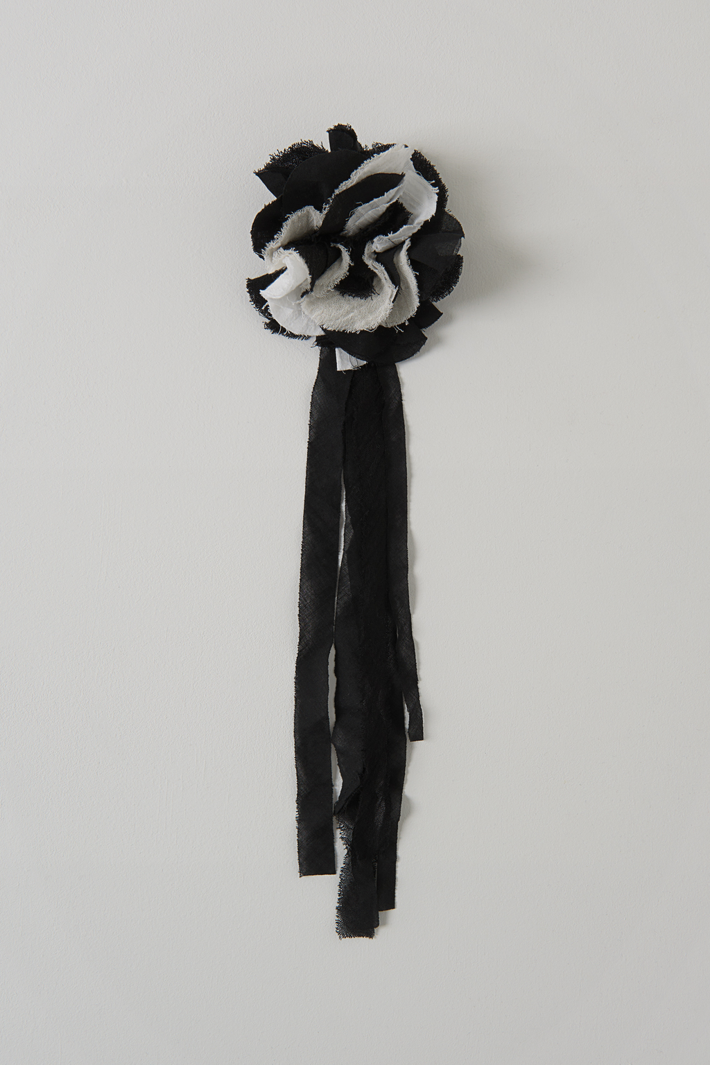 THEILMA Lang Corsage Brooch
