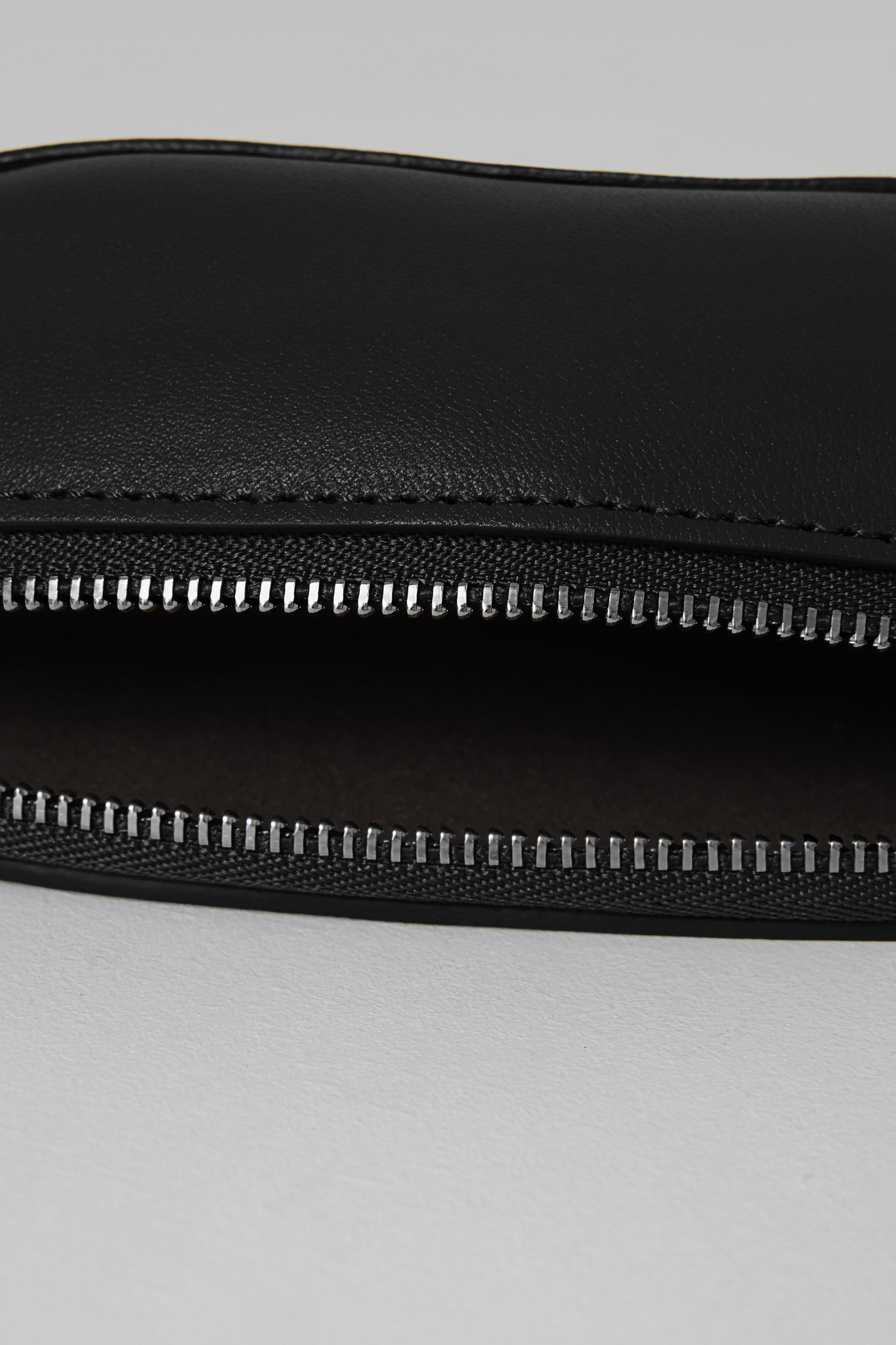 THEILMA Una Eyeglass Leather Case Bag