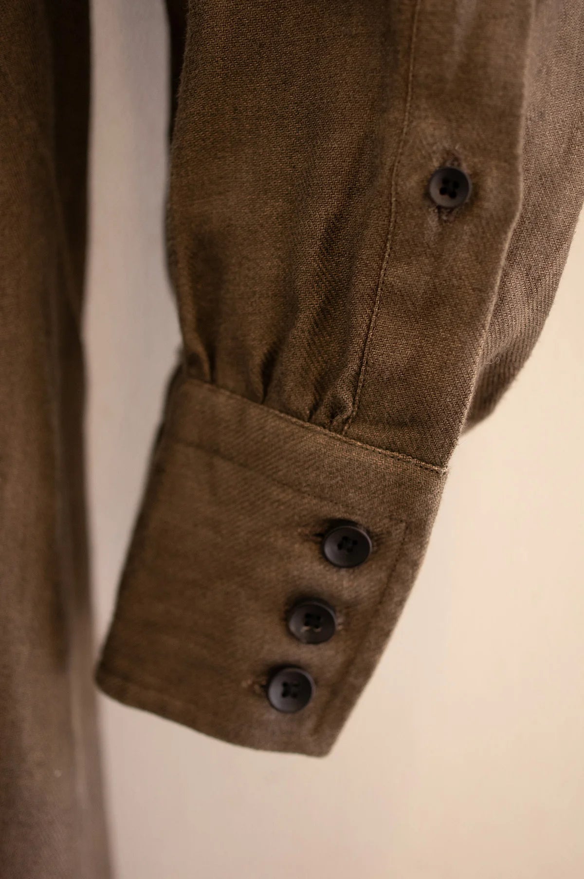 TOKIARI 'PHANTOM' HIGH-NECK GATHERD SHIRT COAT