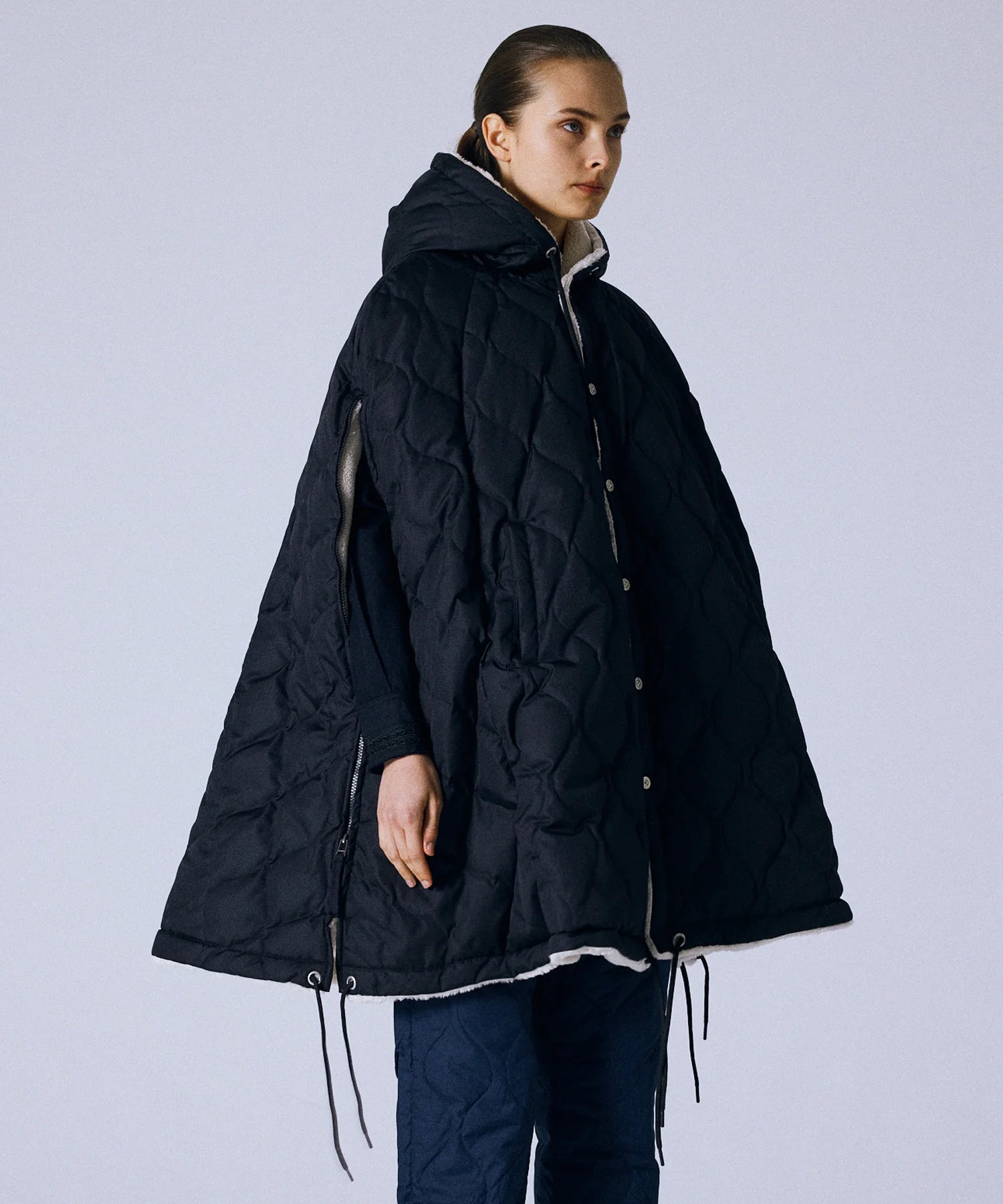 TAION DOWN CAPE (BEIGE/BLACK) – kyo journal TAION DOWN CAPE (BEIGE/BLACK) – kyo journal