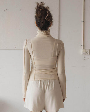 Baserange Omato Turtle Neck Off white