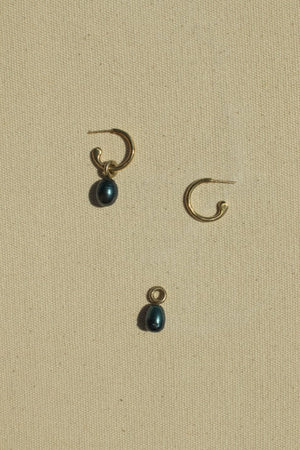 LEPAGóN  Black Pearls Arandela Earrings